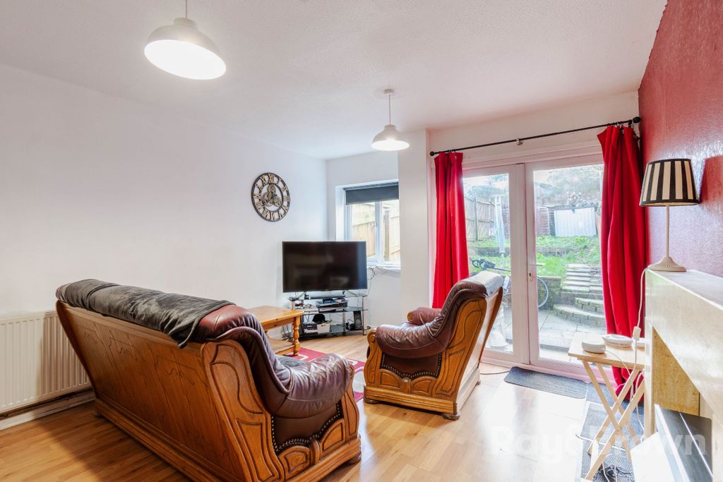 Property photo 2 of 26