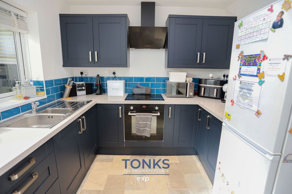 Property photo 2 of 21