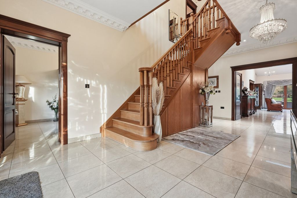 Property photo 3 of 24