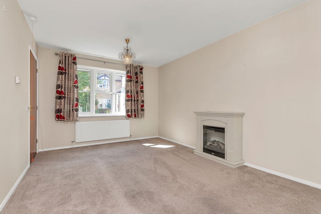 Property photo 2 of 9