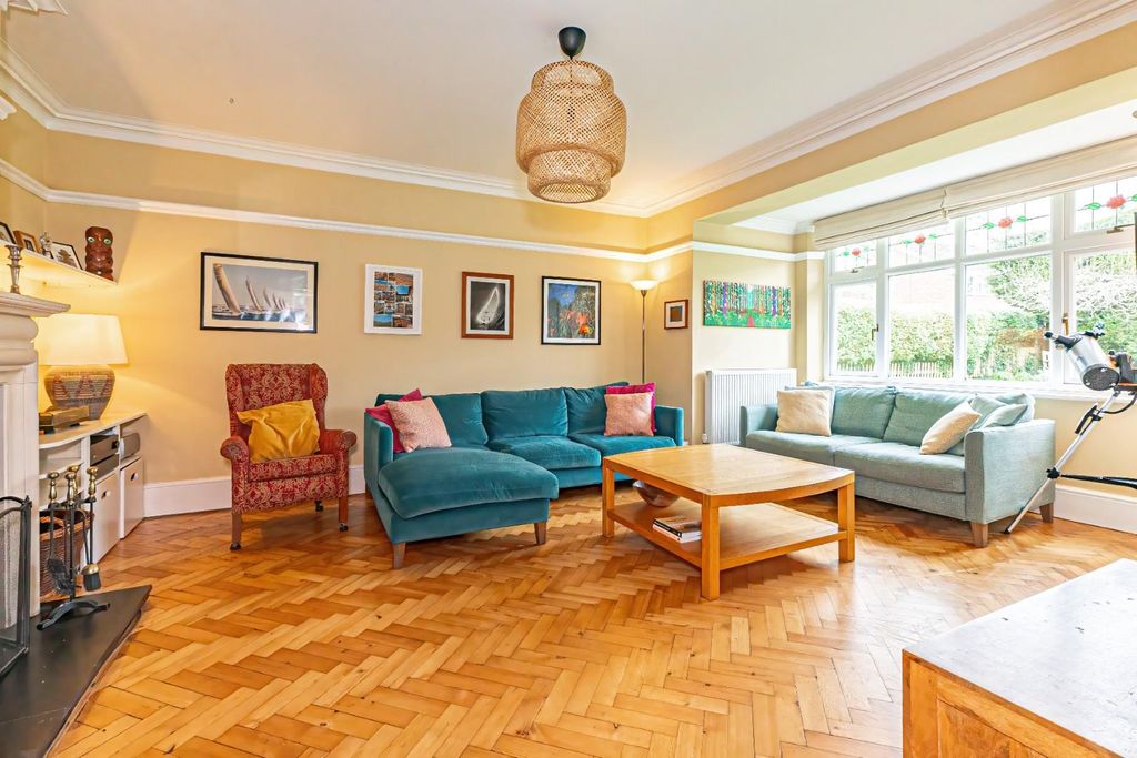 Property photo 2 of 30