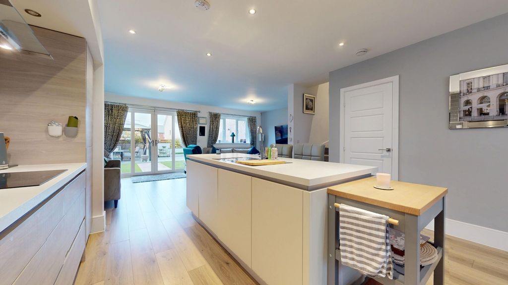 Property photo 2 of 36 4119554