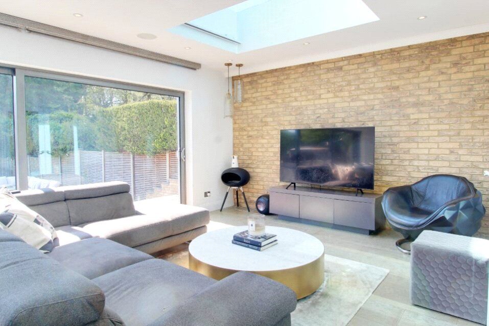 Property photo 3 of 22 Picture No. 15