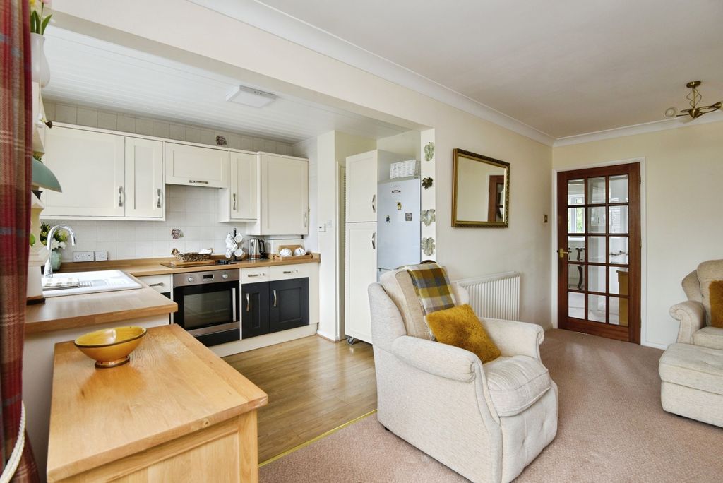 Property photo 2 of 16 Pbox-Img.Jpg