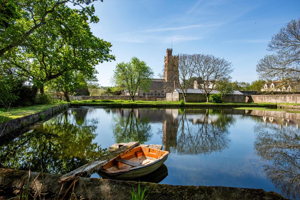 Property photo 3 of 33 Image