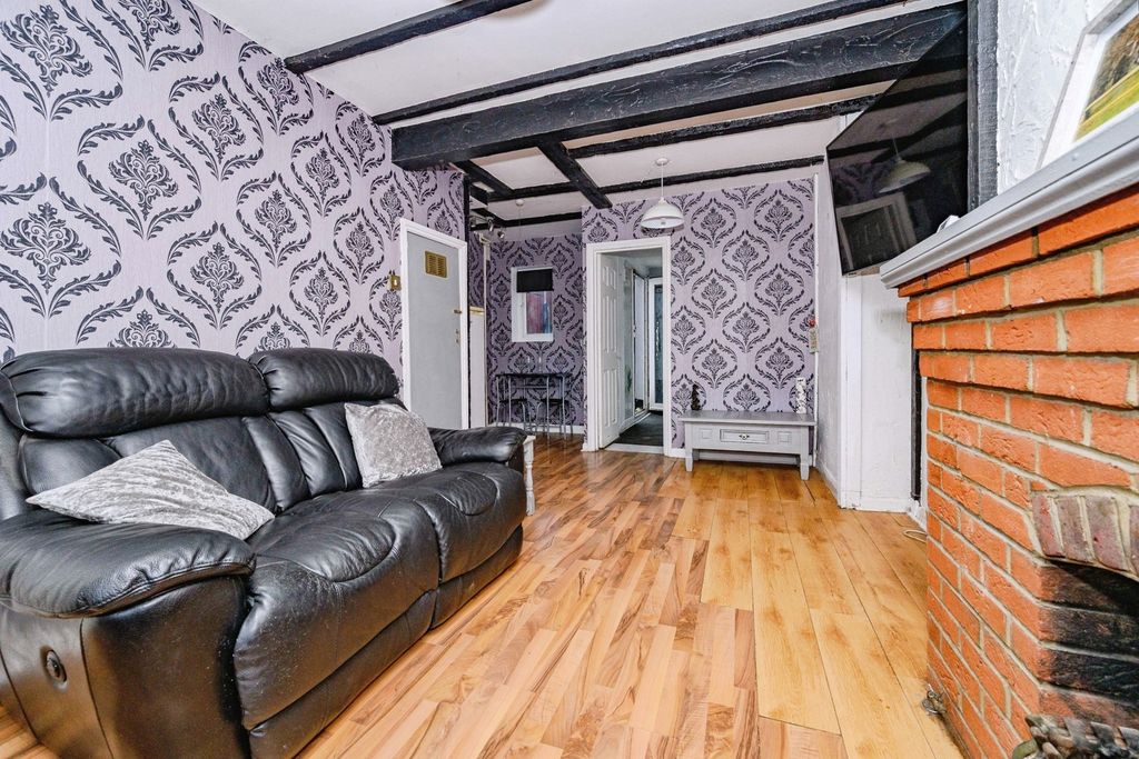 Property photo 2 of 14 Photo