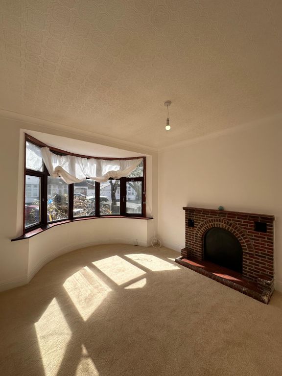 Property photo 3 of 35