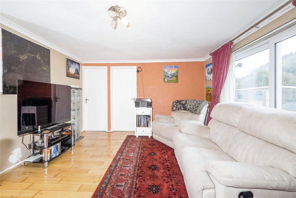 Property photo 3 of 17 Open Plan