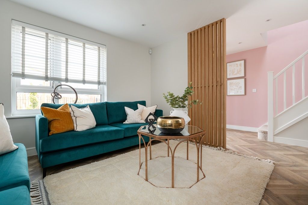 Property photo 3 of 17 A Balanced, Comforting Room At The Heart Of Home Life