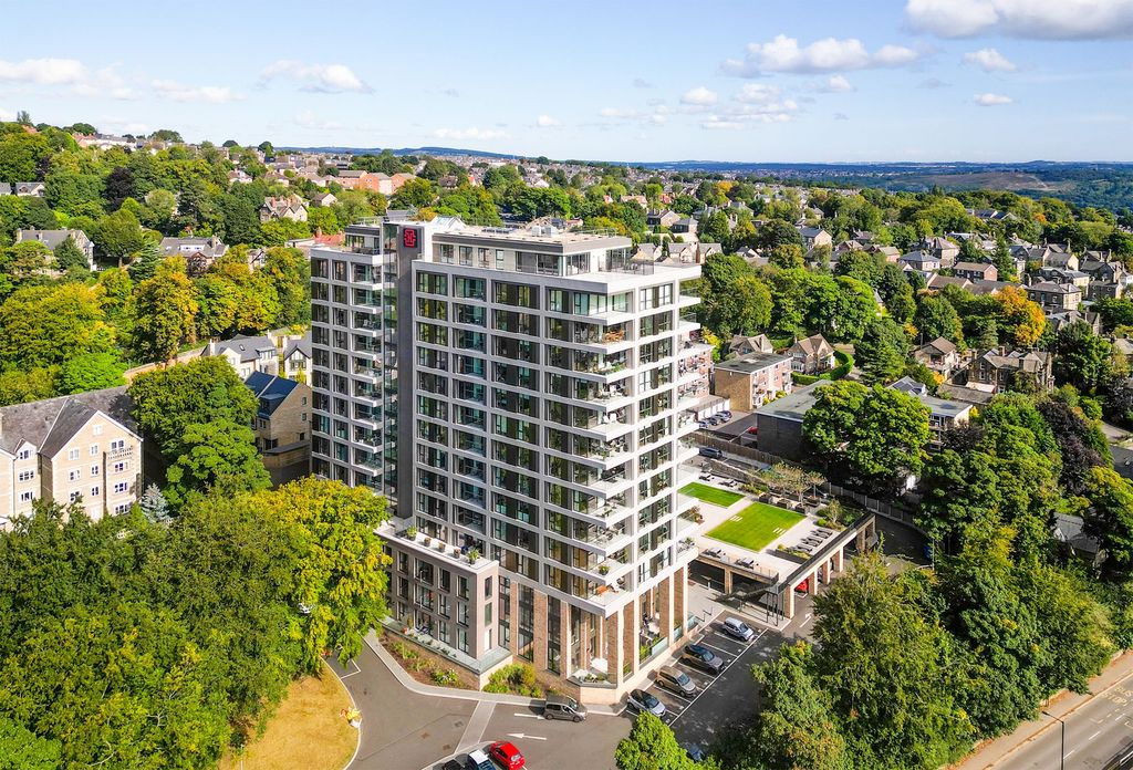 Property photo 2 of 24