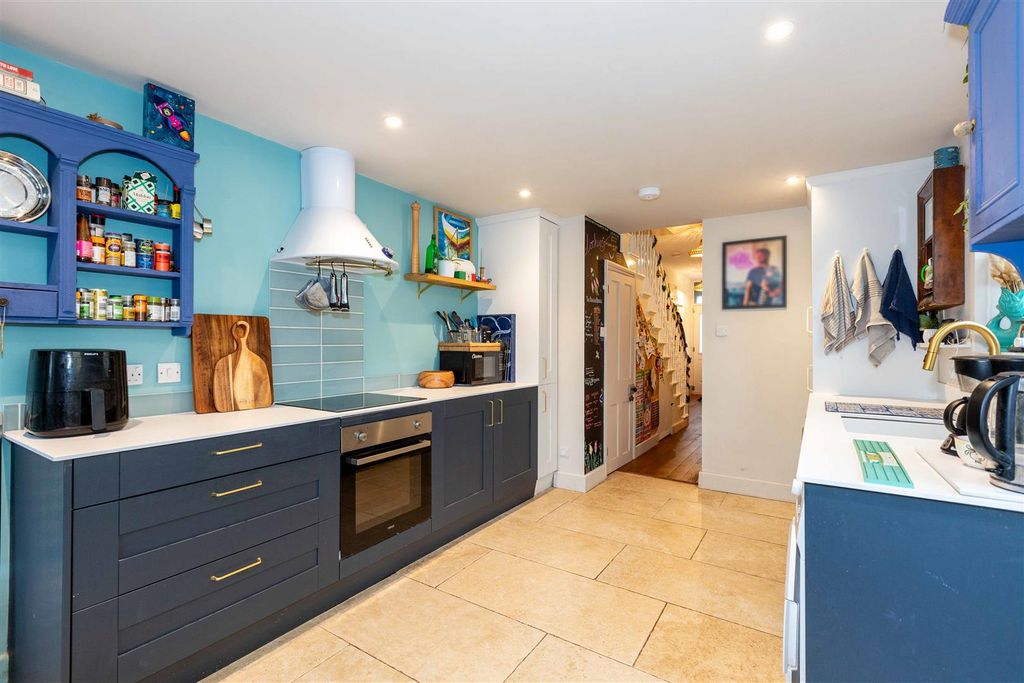 Property photo 2 of 23 Ashdown-09.Jpg