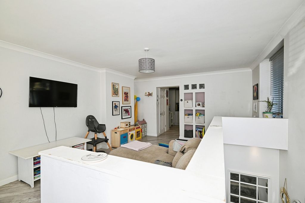 Property photo 2 of 9 Pbox-Img.Jpg