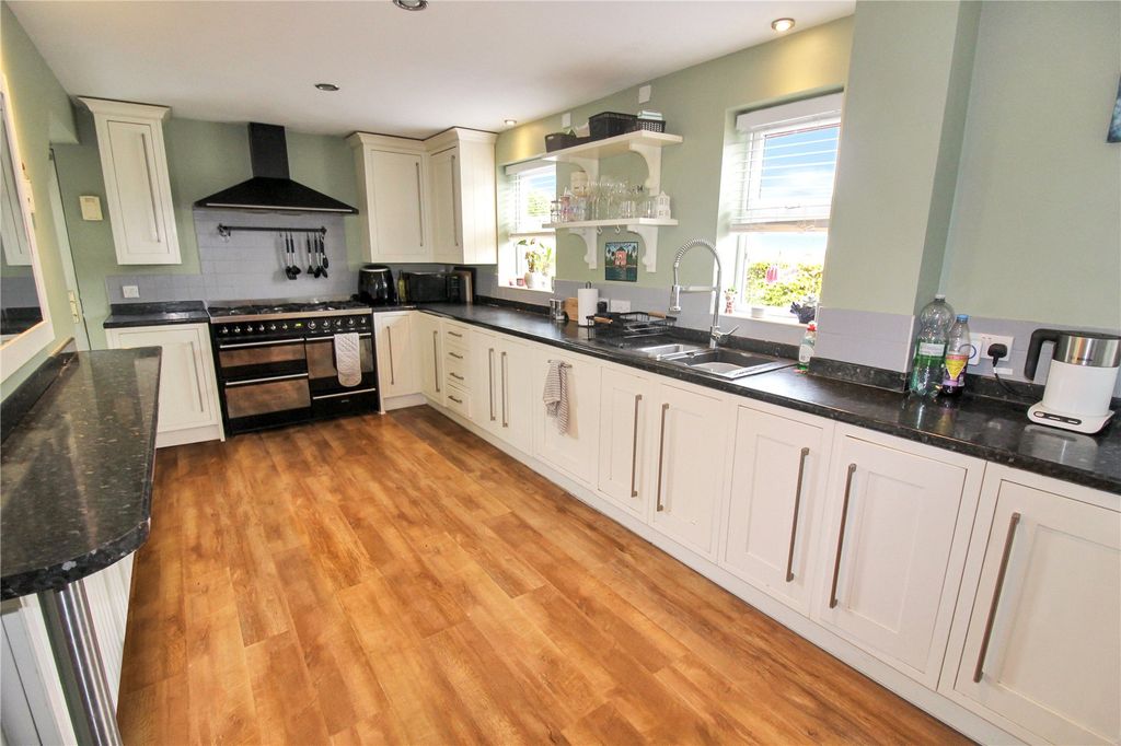 Property photo 2 of 22 Picture No. 02