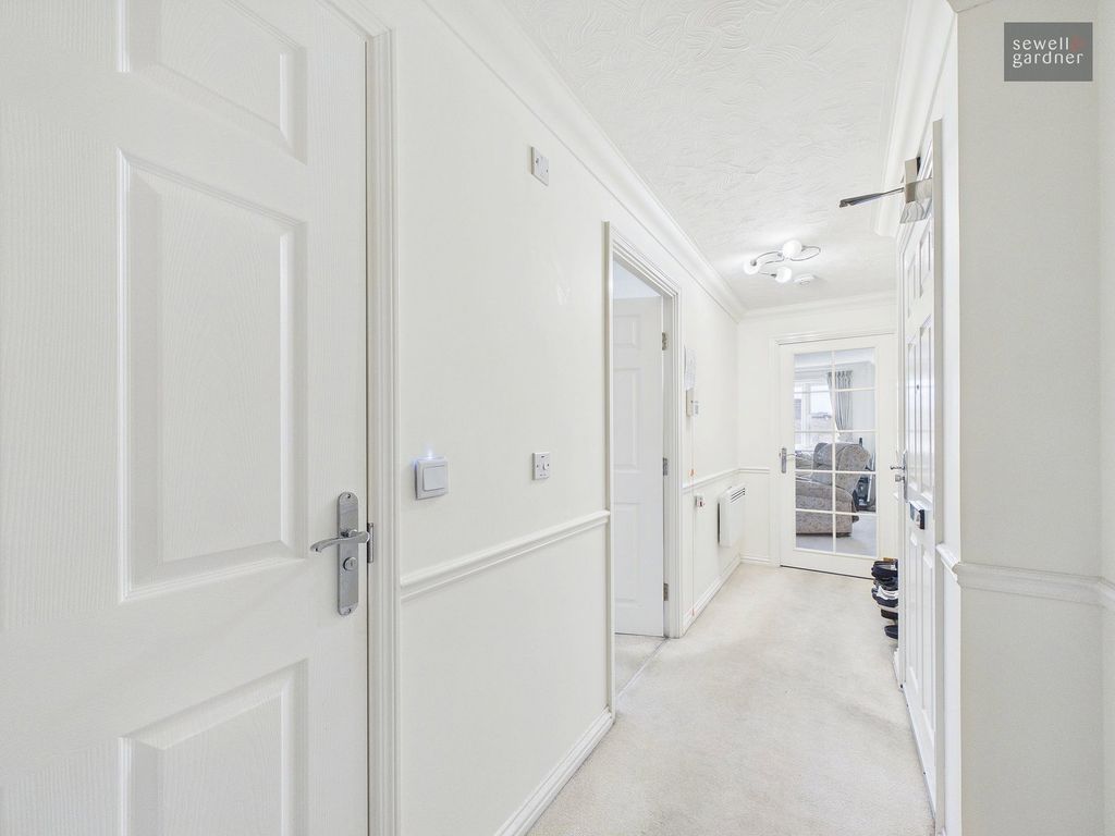 Additional image 4 of 1 bed flat for saleHigh Street, Rickmansworth WD3