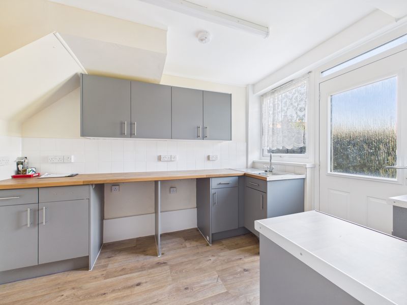 Property photo 3 of 13 Kitchen