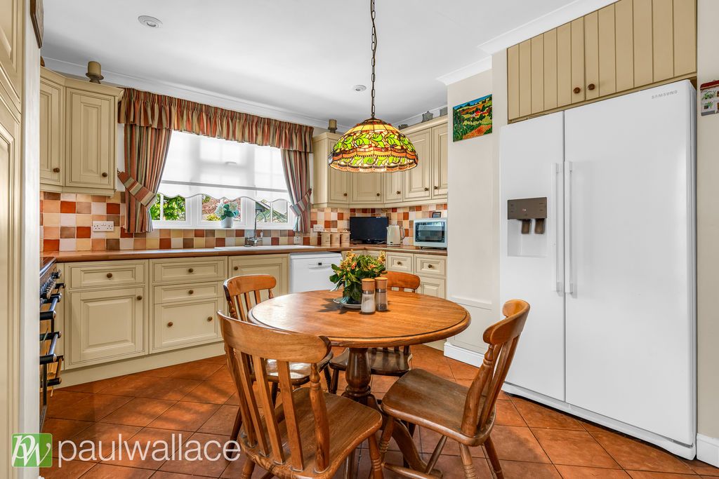 Property photo 3 of 22 Kitchen / Breakfast