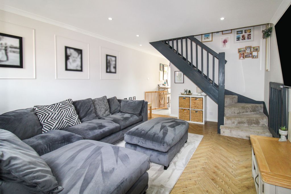 Property photo 2 of 12