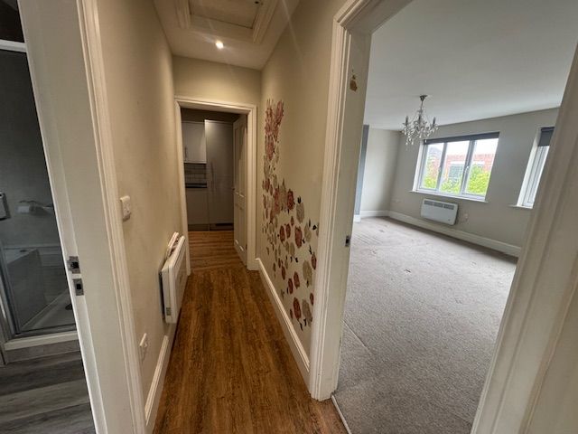 Property photo 2 of 8 Hallway
