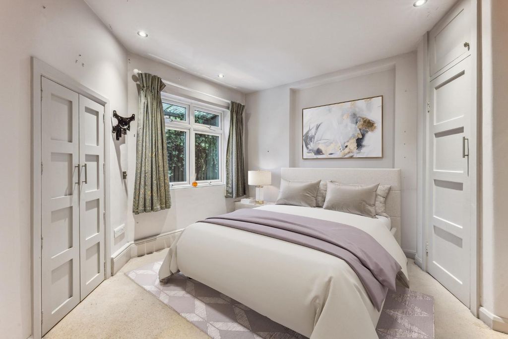 Property photo 2 of 14 Master Bedroom Suite