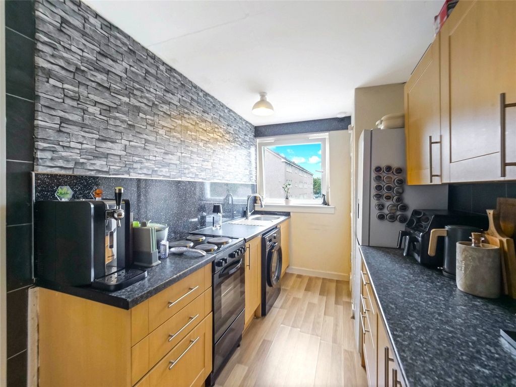 Property photo 3 of 17 Picture No. 23