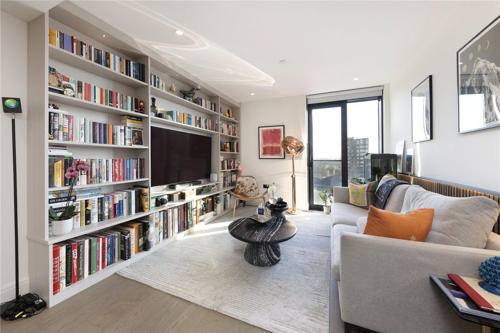 Property photo 2 of 9 Reception Area