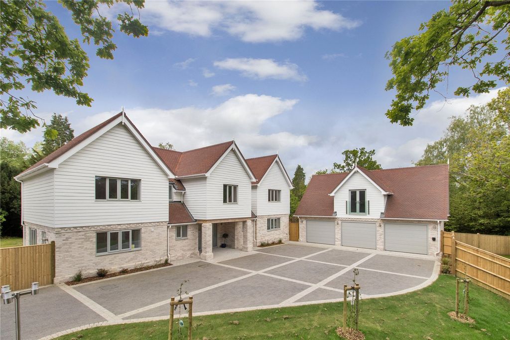 Property photo 1 of 25 Seven Bishops