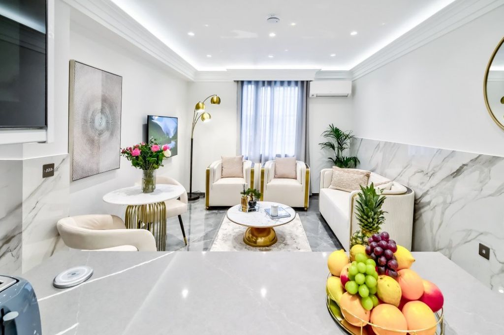 Property photo 3 of 24