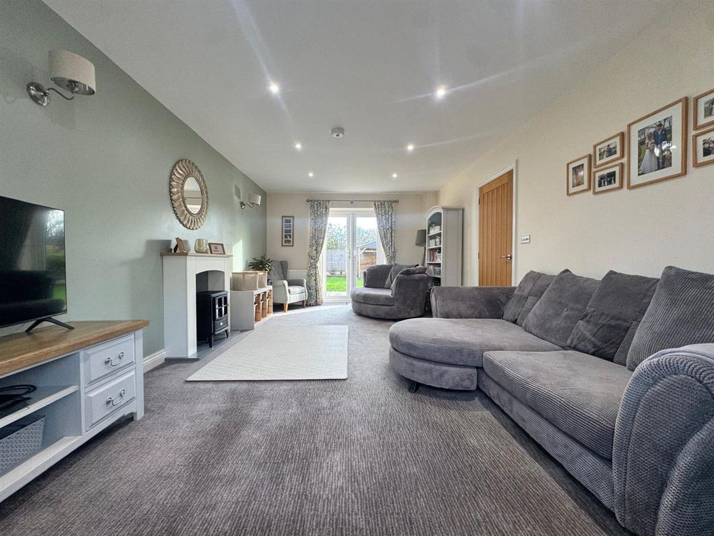 Property photo 2 of 26