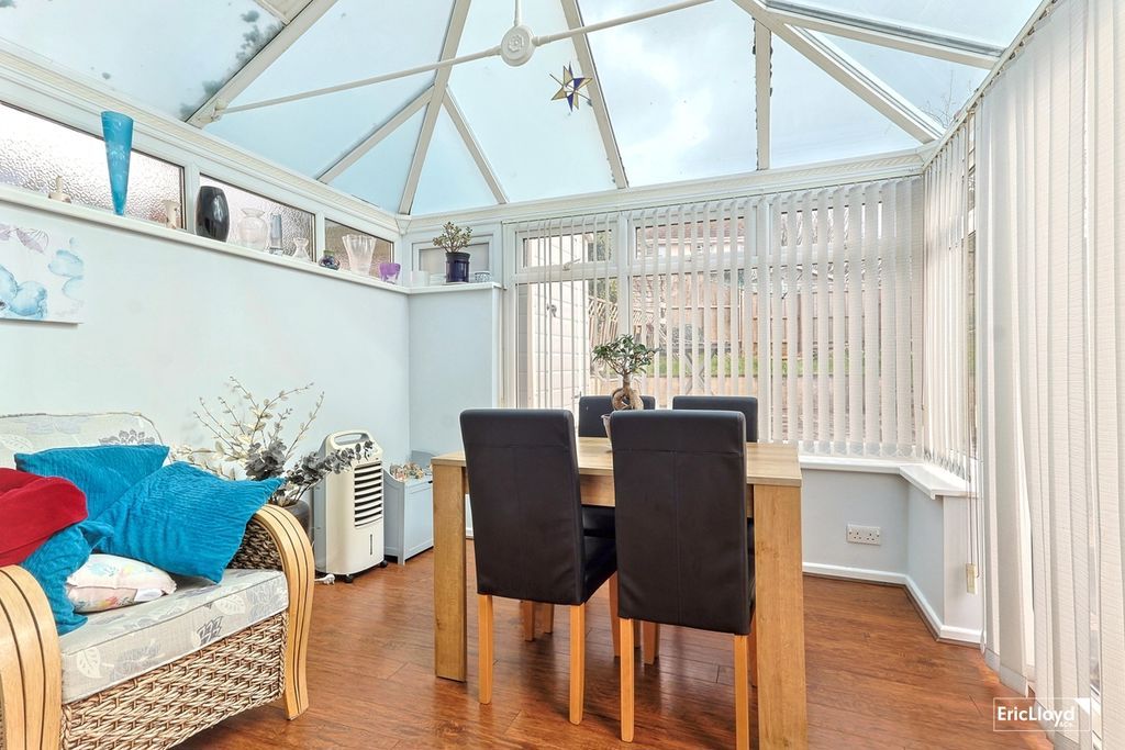 Property photo 3 of 12 Photo 9