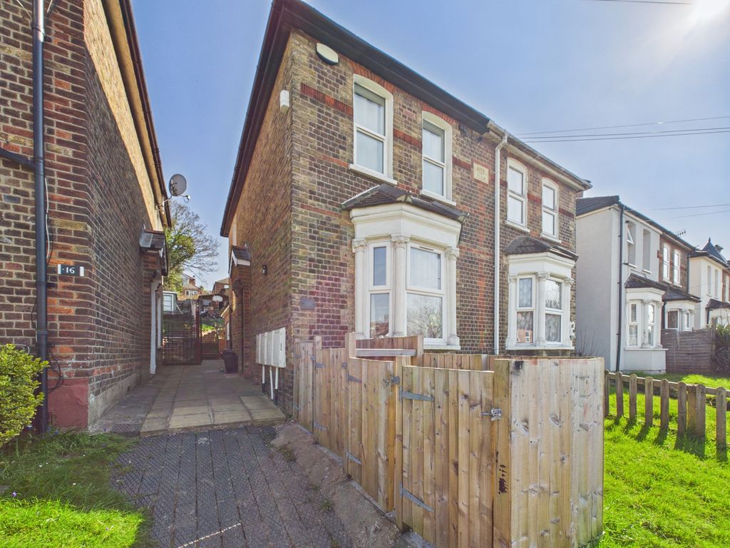 Property photo 1 of 7 Cam02136G0-Pr0564-Still009