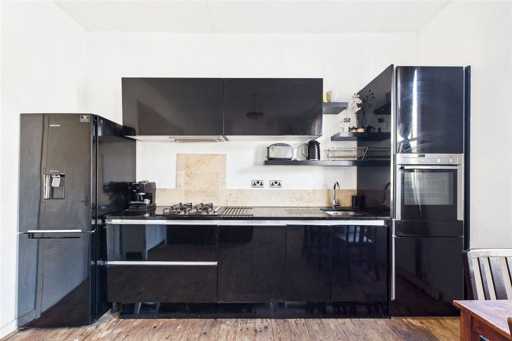 Property photo 3 of 13 Picture No. 07