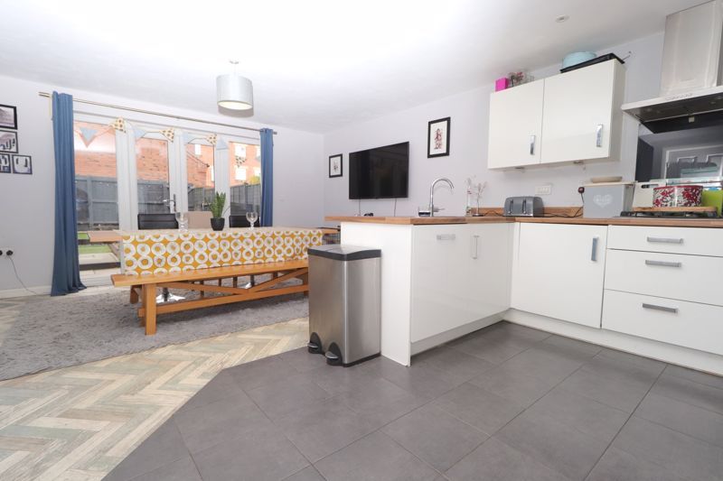 Property photo 2 of 26 Dining Kitchen