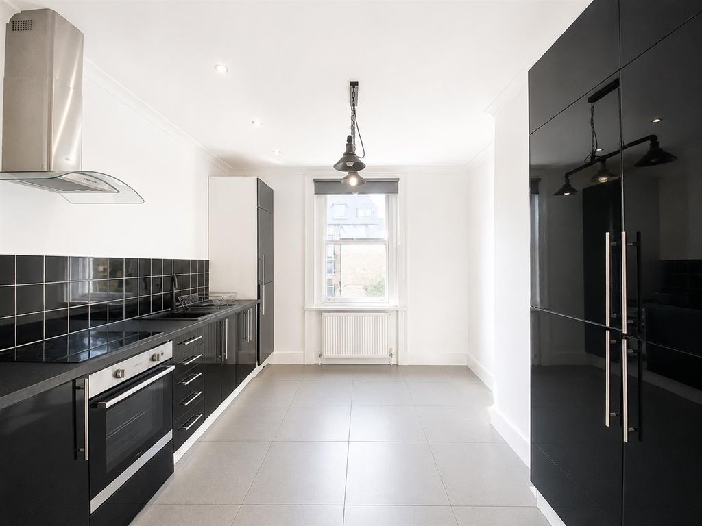Property photo 2 of 11 Kitchen.Png