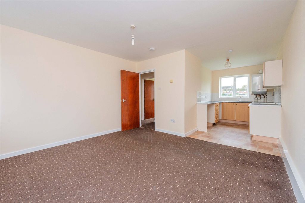 Property photo 3 of 17 Picture No. 12