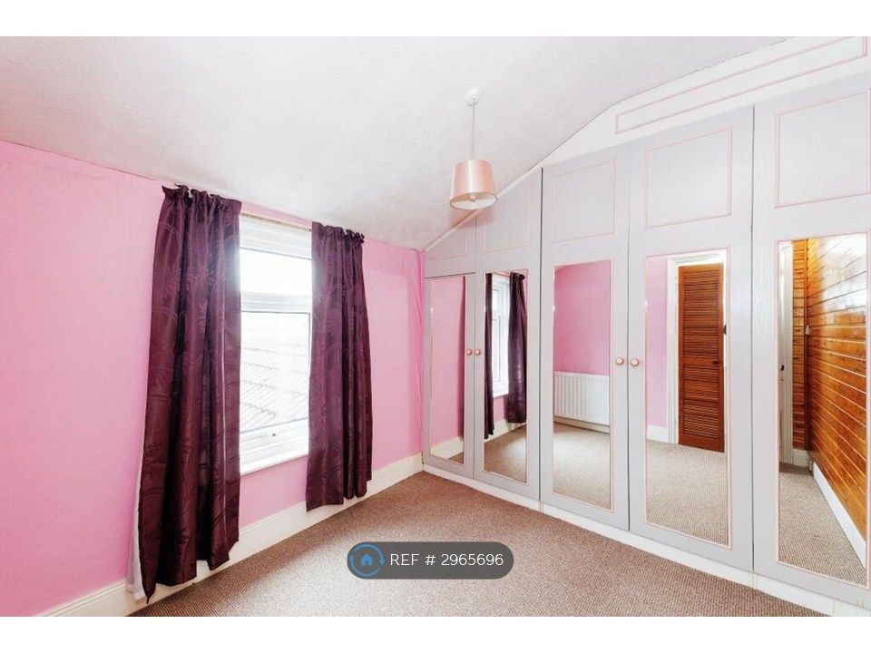 Property photo 3 of 8 Bedroom 2