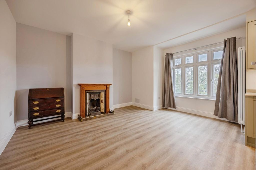 Property photo 3 of 19 Living Room