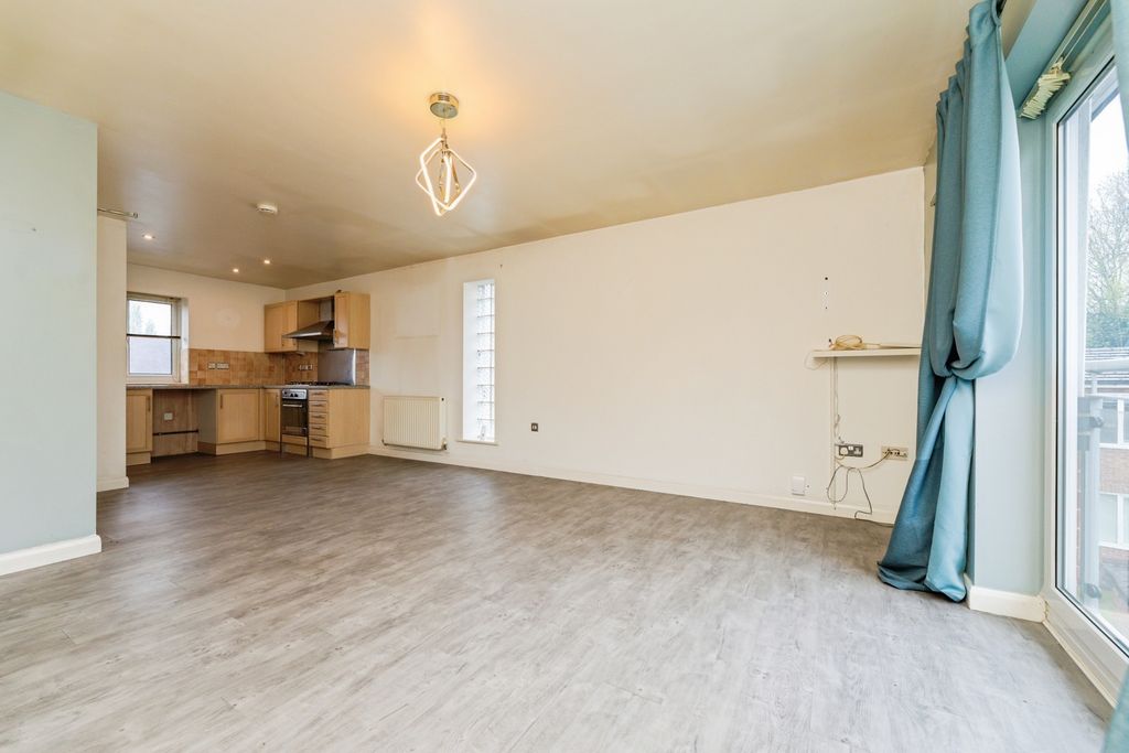 Property photo 2 of 17 Photo