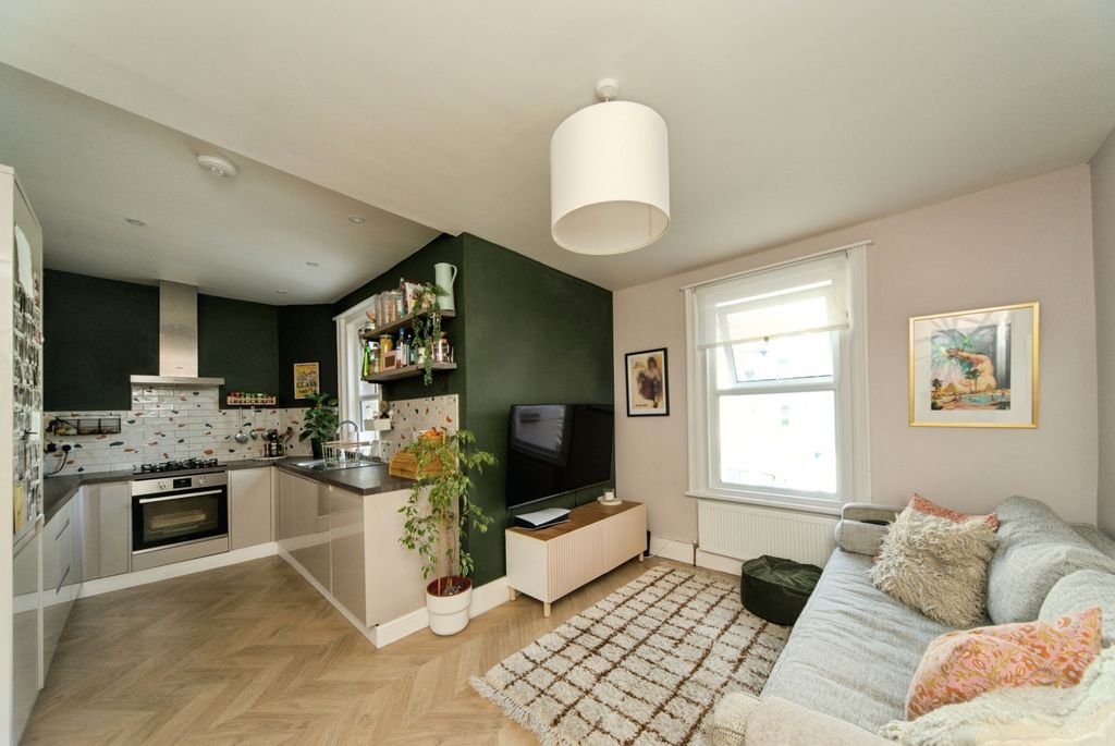 Property photo 2 of 16 Photo