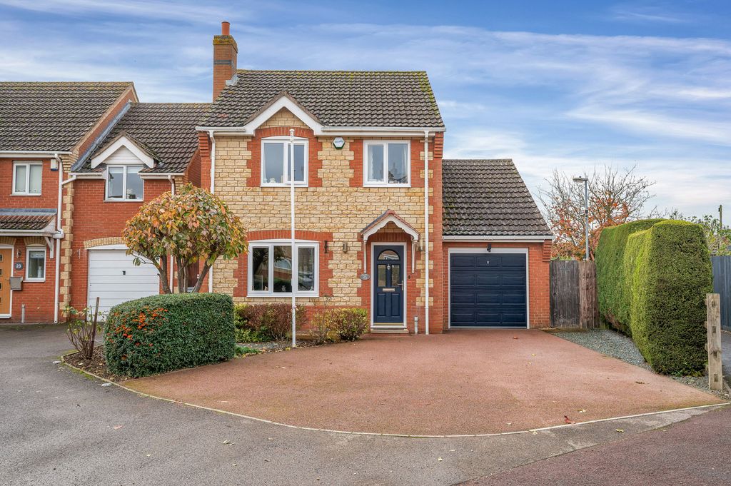 Property photo 1 of 18