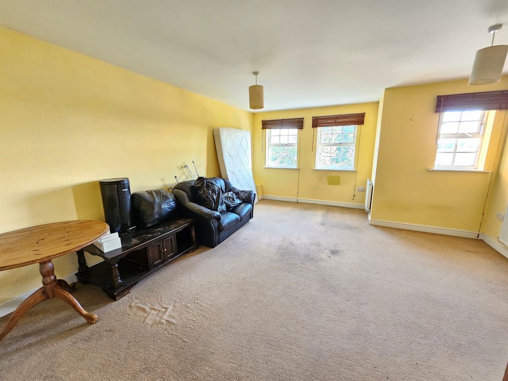 Property photo 3 of 11