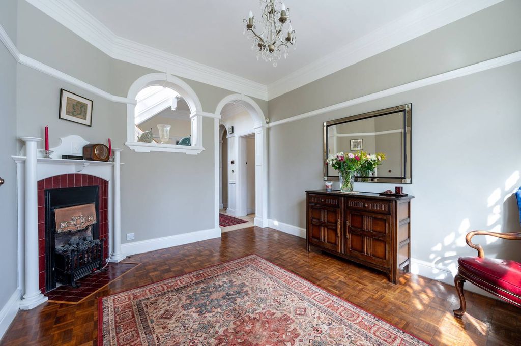 Property photo 1 of 30