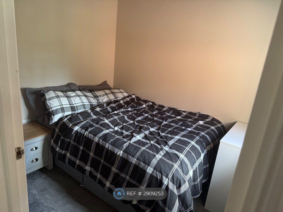 Property photo 3 of 24