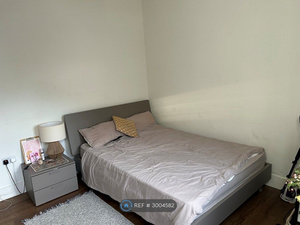 Property photo 1 of 6 Bedroom