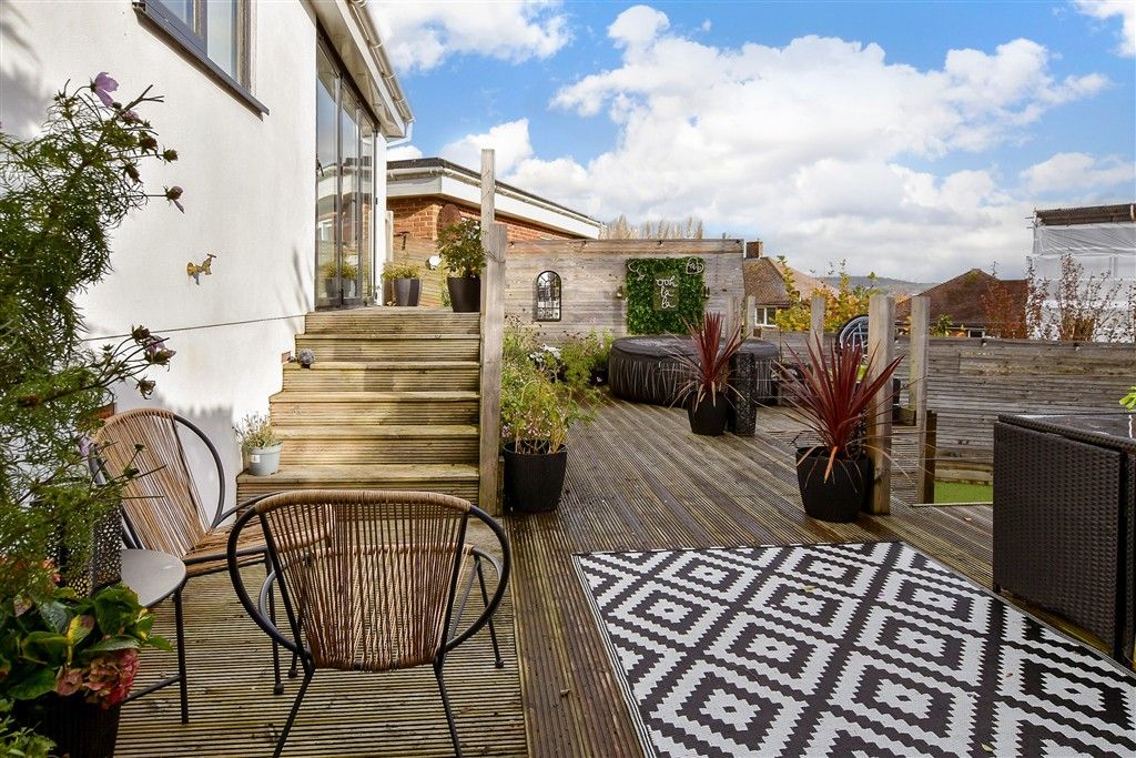 Property photo 2 of 17 Patio / Decking