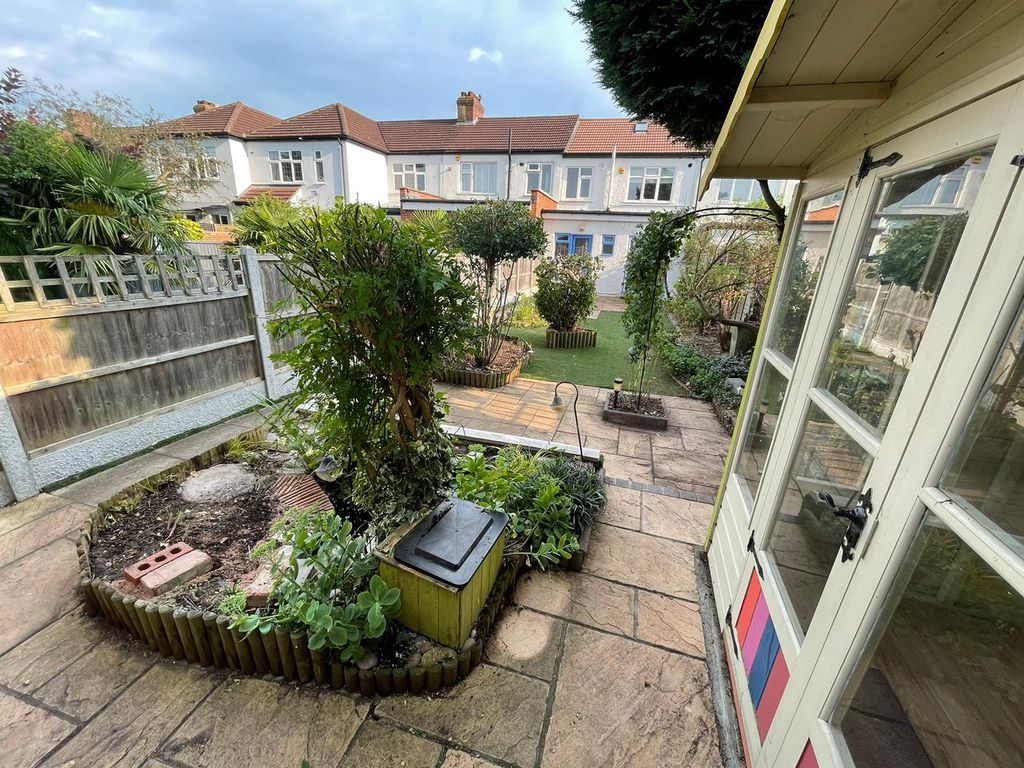 Property photo 2 of 19