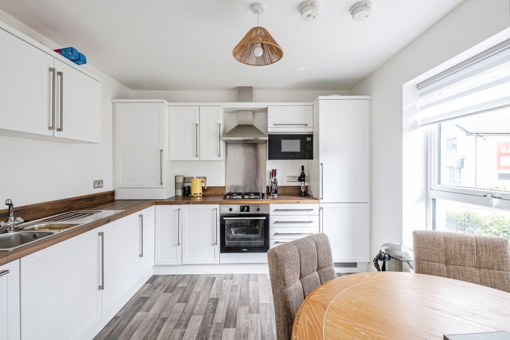 Property photo 2 of 15 Open Plan Living