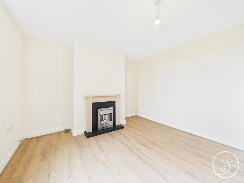 Property photo 2 of 11 Cam02071G0-Pr0727-Still010.Jpg