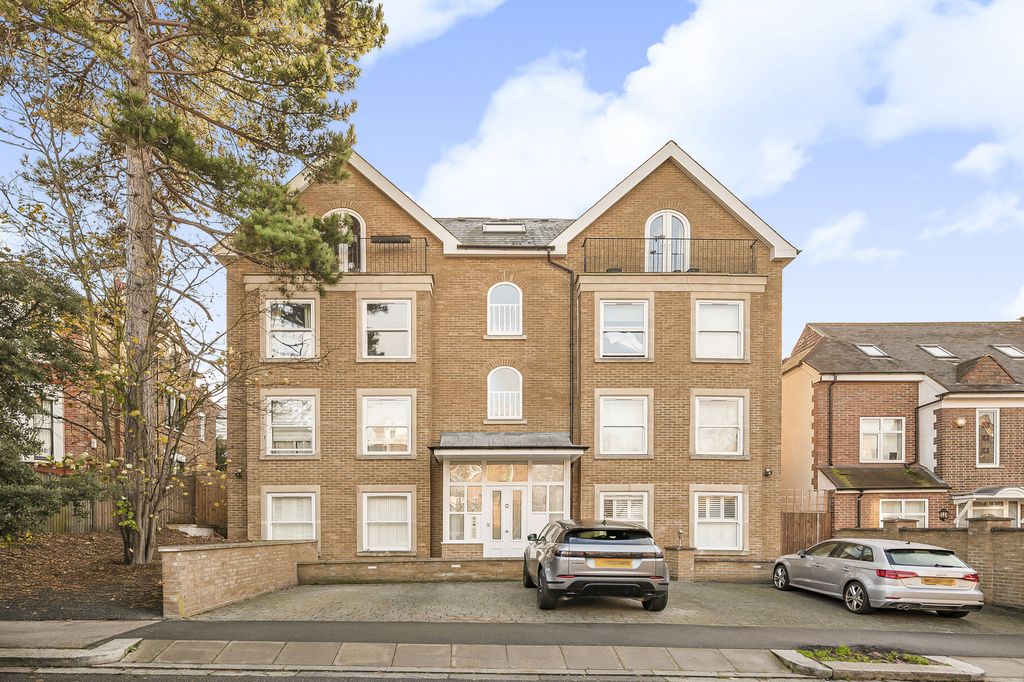 Property photo 1 of 9