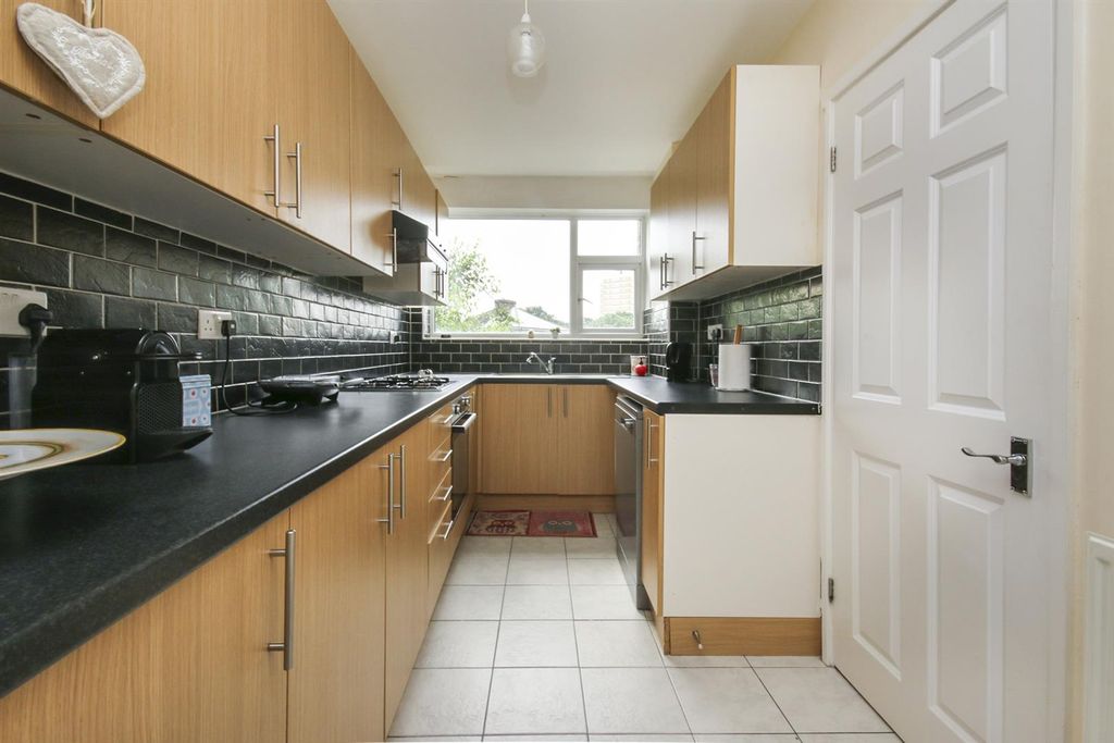 Property photo 3 of 14 3
