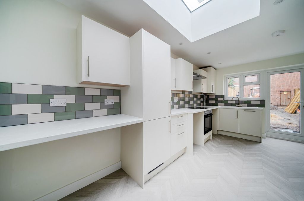 Property photo 3 of 12 1520242-4-1A080d7...